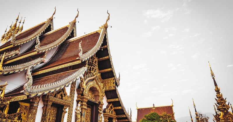 L'architecture unique des temples bouddhistes en Thaïlande : secrets d'un art sacré