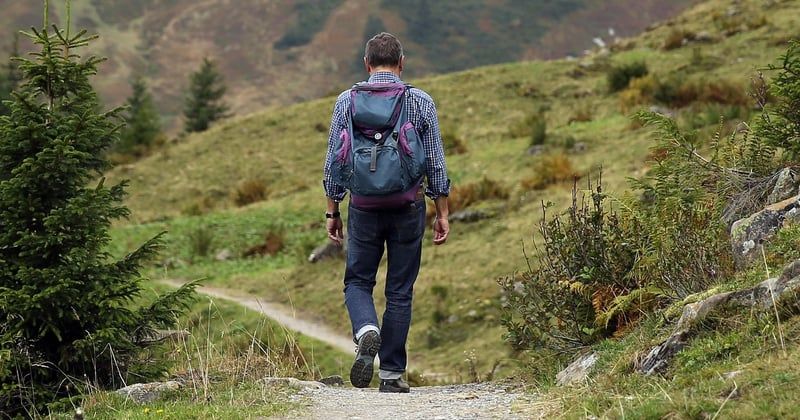 Équipement de randonnée en montagne : les indispensables à ne pas oublier